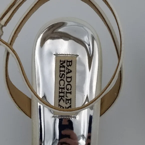 Badgley Mischka Telissa Kitten Heel Sandals, Soft White, Women's Size 9.5 - Picture 4 of 16